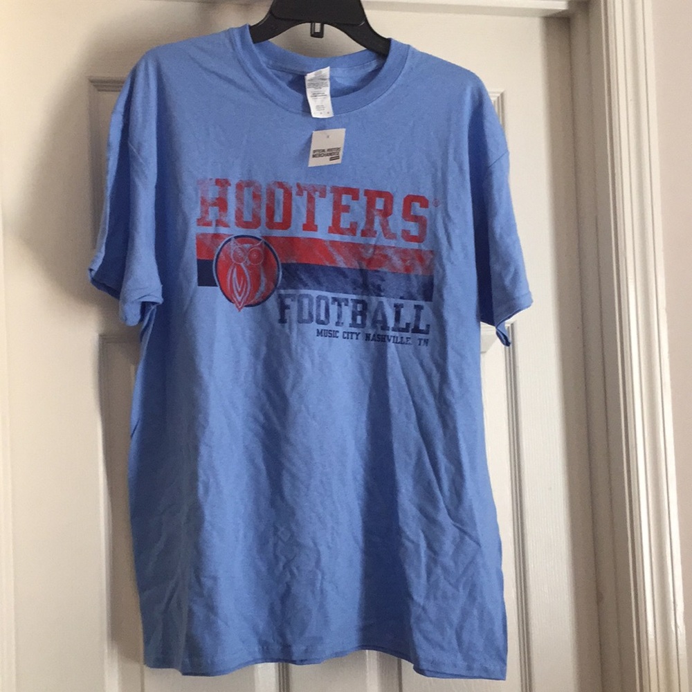 Hooters Men’s T-shirt